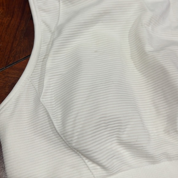 Lululemon “Ebb to train” sports bra *NWT* - Picture 3 of 8